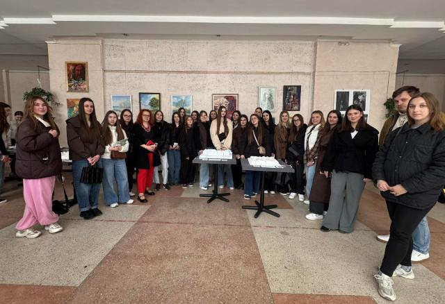 Учасники відкриття виставки